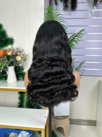Peluca frontal de cabello humano 100% natural de alta densidad 13*4 SDD con encaje frontal y estilo loose body.