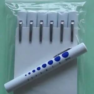 Lápiz de Luz LED Médico Desechable, Linterna de Luz Amarilla para el Hogar, Material Metálico, Función de Detección de Pupilas - Product Image 2