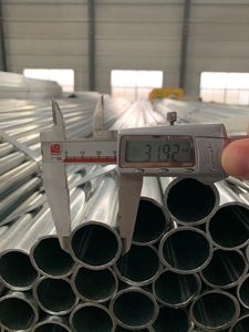 Tuyau d'échafaudage en acier galvanisé à chaud ASTM A53 ERW de 3 pouces, Schedule 40, à paroi épaisse, soudé, pour usage intensif - Product Image 2
