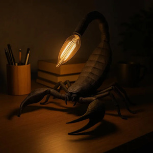 Lámpara de Escritorio Escorpio con Bombilla Incandescente E27, 25x18x12 cm, Control de Interruptor, Decoración Gótica para el Hogar, Lámpara de Mesa, Adorno de Escritorio - Product Image 2