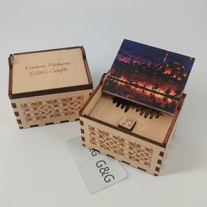 Carillon in Legno Personalizzato con Canzoni e Foto su Misura - Product Image 1