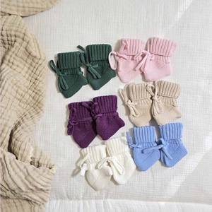 Chaussettes faites à la main Crochet <span class=keywords><strong>tricot</strong></span> bébé chaussons unisexe coton biologique nouveau-né antidérapant semelle souple chaussettes enfants literie - Product Image 4