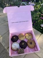 Boîte de présentation haut de gamme pour boulangerie, avec impression couleur intégrale, motif mode, logo personnalisé et inserts à compartiments
