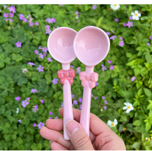 ช้อนขนมหวานลายเพ้นท์มือสไตล์สาวหวานน่ารัก ช้อนผสมสีชมพูประดับโบว์สุดสร้างสรรค์ - Product Image 4