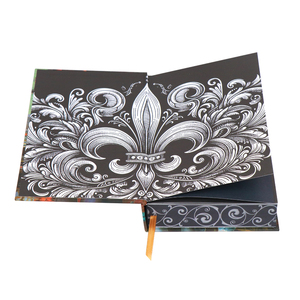 <span class=keywords><strong>Libro</strong></span> de Romance Oscuro de Edición Especial con Páginas Negras e Impresión con Tinta Blanca, Tapa Dura, Cubierta con Lámina Dorada y Bordes Pintados - Product Image 5