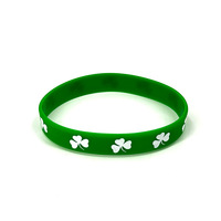 Vente en gros en stock Happy 100% Lucky Clover Bracelet en silicone Festival Lucky Clover Design Bracelet imprimé doux