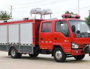 Nouveau <span class=keywords><strong>camion</strong></span>-citerne à eau et mousse Isuzu 4x2, capacité du réservoir 3001-5000L, hauteur de travail maximale <span class=keywords><strong>50</strong></span>-80m, diesel - Product Image 1