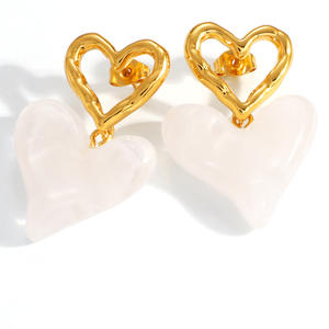 Boucles d'oreilles pendantes en forme de cœur en acier inoxydable plaqué or 18 carats, bijoux fantaisie pour femmes, pour un usage quotidien - Product Image 5