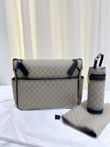 Ensemble de sacs à couches de luxe 3-en-1 : <span class=keywords><strong>Sac</strong></span> fourre-tout de maternité de créateur haut de gamme avec matelas à langer et porte-biberon isotherme, grand format, imperméable - Product Image 4