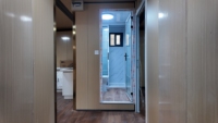 Maison conteneur extensible CNZL 2 chambres, préfabriquée en acier, modulaire, avec salle de bain, cuisine, panneaux solaires, toit plat, prix bas, en promotion, moderne