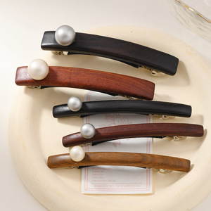 Épingle à cheveux minimaliste française en perles, idéale pour un usage quotidien, parfaite pour les trajets domicile-travail et comme accessoire pour une queue de cheval mi-attachée. - Product Image 1