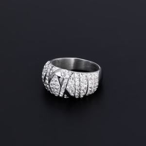 แหวนหมั้น CZ Paced Iced Out สำหรับผู้หญิง แหวนสแตนเลสประดับเพชร ของขวัญสุดหรูสำหรับผู้หญิง - Product Image 6