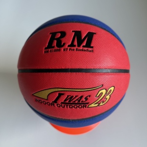 Pallone da <span class=keywords><strong>basket</strong></span> taglia 6 in PU, comodo al tatto, per giocatrici, allenamento indoor e outdoor, logo personalizzato OEM - Product Image 1