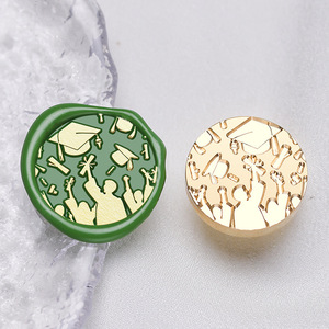 <span class=keywords><strong>Série</strong></span> de produits de <span class=keywords><strong>saison</strong></span> pour la remise des diplômes en gros : Enveloppe, Chapeau de diplômé, Uniforme de bachelier, Sceau de cire pour voyage de remise des diplômes - Product Image 6