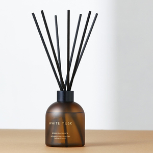 Parfum d'intérieur diffuseur de <span class=keywords><strong>roseau</strong></span> coffret cadeau diffuseur de <span class=keywords><strong>roseau</strong></span> ambre bouteille contenant roseaux pour diffuseurs - Product Image 4
