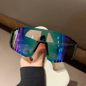 Nouvelles lunettes <span class=keywords><strong>de</strong></span> soleil <span class=keywords><strong>de</strong></span> <span class=keywords><strong>sport</strong></span> personnalisées hommes femmes lunettes <span class=keywords><strong>de</strong></span> cyclisme enduites UV400 grand cadre lunettes <span class=keywords><strong>de</strong></span> soleil Sports <span class=keywords><strong>de</strong></span> plein air - Product Image 1