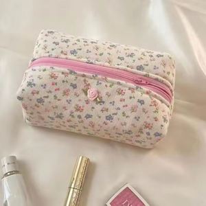 Quilted Floral Women's Fluffy Cotton Makeup Bag Zipper Closure <b>Large</b> Capacity Travel Cosmetic Organizer Durable Fashion Design - Product Image 6
