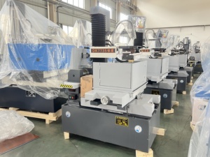 Mesin Edm pisau kecil Edm ukuran kecil kecepatan tinggi DK7735 mesin Edm pemotong kawat - Product Image 6