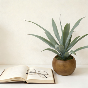 Plante d'agave réaliste à 15 feuilles dans un pot en pulpe de papier avec faux sol pour un aspect naturel, idéal pour la décoration de table de bureau à domicile - Product Image 4