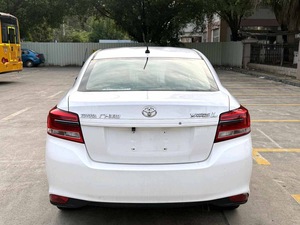 <span class=keywords><strong>Toyota</strong></span> <span class=keywords><strong>Yaris</strong></span> berline <span class=keywords><strong>automatique</strong></span> <span class=keywords><strong>essence</strong></span> 2017-2025 avec sièges en cuir, caméra de recul, pneus R15, conduite à gauche - Product Image 6