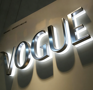 Letrero Luminoso LED para Empresas - Letrero con Logotipo Iluminado en Acrílico y Metal Dorado 3D Personalizado - Product Image 2