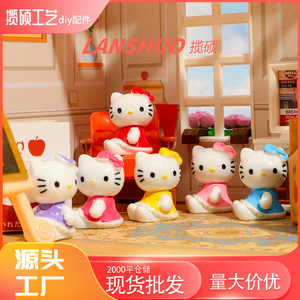 อุปกรณ์ตกแต่ง Hello Kitty ขนาดเล็ก 3 มิติ DIY ทำจากเรซิ่นพลาสติก เรืองแสงในที่มืด ของตกแต่งโต๊ะทำงาน อุปกรณ์งานฝีมือ - Product Image 2
