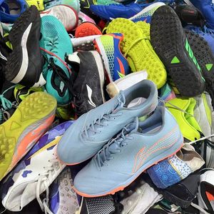 <span class=keywords><strong>Chaussures</strong></span> <span class=keywords><strong>de</strong></span> football d'occasion <span class=keywords><strong>en</strong></span> gros S24, lots <span class=keywords><strong>en</strong></span> vrac <span class=keywords><strong>de</strong></span> <span class=keywords><strong>chaussures</strong></span> <span class=keywords><strong>de</strong></span> football usagées, <span class=keywords><strong>chaussures</strong></span> <span class=keywords><strong>de</strong></span> football pour hommes, style aléatoire, livraison, vente flash - Product Image 1