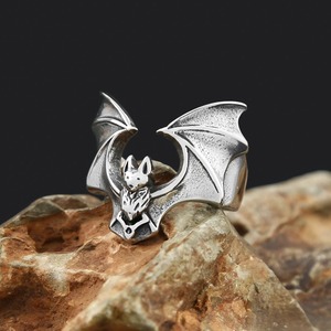 Bague en acier inoxydable yunnique en forme d'aile de chauve-souris, bijoux punk pour homme, bague tendance pour Halloween - Product Image 3