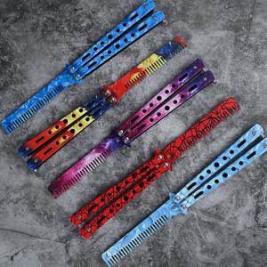 Meilleures ventes : Peigne papillon d'entraînement portable, pliable, type couteau papillon, outil <span class=keywords><strong>de</strong></span> <span class=keywords><strong>coiffure</strong></span> et <span class=keywords><strong>de</strong></span> barbier, Couteaux d'entraînement, Jeu CSGO - Product Image 2