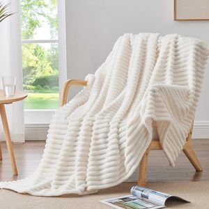 Bán Buôn Trang Trí Mềm Ấm Fluffy Sọc Lông Cừu Ném Chăn Cho Chiếc Ghế Kem Trắng Chăn Cho Mùa Đông - Product Image 1