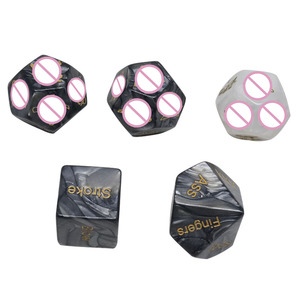 Lote pequeño, venta al por mayor, Juguetes sexuales de mármol blanco y negro poliédricos, juego de dados acrílicos de <span class=keywords><strong>5</strong></span> uds con bolsa en paquete, caja negra - Product Image 4
