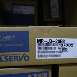 Amplificateur servo Mitsubishi MR-J3-20BS 157002 Y79H10 24 V DC IP20 Contrôleur de moteur - Product Image 1