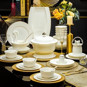 Service de table en céramique de Jingdezhen, vaisselle en porcelaine fine, assiettes et bols, ensemble domestique haut de gamme, idéal pour un cadeau de pendaison de crémaillère - Product Image 2