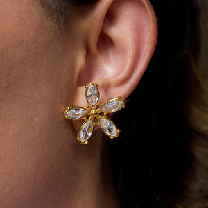 Flower <b>Stud</b> <b>Earrings</b> 18K Gold Plated White Zircon Everyday Wear Geometric Design Claw Setting - Product Image 2
