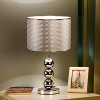 Lampe de bureau LED AC minimaliste américaine plaquée or pour salon, chambre à coucher, chevet, éclairage moderne à économie d'énergie, garantie de 3 ans