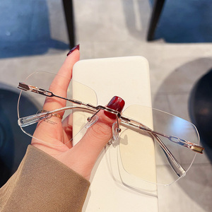 <span class=keywords><strong>Gafas</strong></span> para miopía <span class=keywords><strong>de</strong></span> <span class=keywords><strong>tendencia</strong></span> sin marco, ultraligeras, con borde <span class=keywords><strong>de</strong></span> corte cuadrado pequeño, luz antiazul, <span class=keywords><strong>gafas</strong></span> <span class=keywords><strong>de</strong></span> visión cercana, <span class=keywords><strong>gafas</strong></span> Unisex ultraligeras - Product Image 5