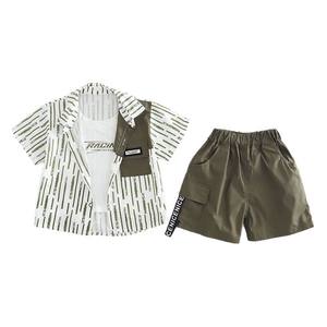 Nouvel ensemble d'été élégant pour garçons : chemise décontractée chic et tendance à manches courtes, vêtements trois pièces pour bébé en coton rayé doux - Product Image 6