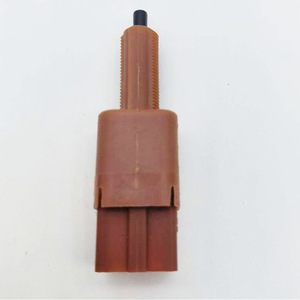 Conector de Interruptor de Luz de Freno Nissan 25300-3RA0A B162 Marrón PP Conector Automotriz - Product Image 3