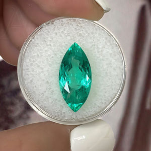 Émeraudes de laboratoire colombiennes de taille marquise 3*6-7*14mm, pierres précieuses en vrac, effet de couleur/feu, naturelles de laboratoire - Product Image 2