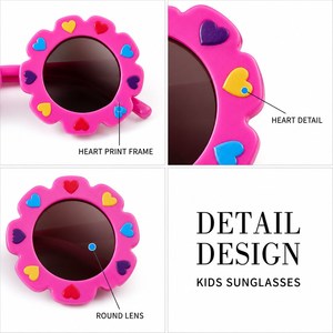 Lunettes de soleil mignonnes pour enfants avec imprimé cœur et fleurs, verres ronds UV400 en PC, lunettes de soleil pour filles et garçons - Product Image 2