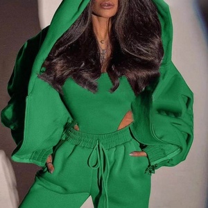 Conjunto Deportivo de 3 Piezas Personalizado para Mujer, Corte Regular, Pantalones Deportivos, Sudadera con Capucha, Mono con Cremallera, Impermeable y Transpirable - Product Image 1