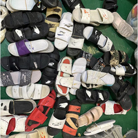 Vente en gros de chaussures nues pour femmes d'occasion pantoufles sandales en ballots chaussures décontractées pour les vacances en plein air pantoufles plates bon marché d'occasion