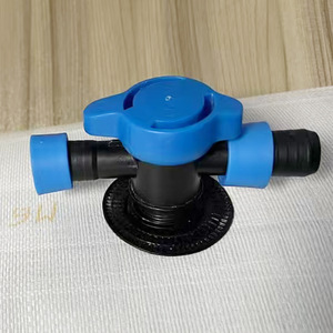 Nouveau 20mm PE plastique trou préfabriqué tuyau d'eau arroseur boule d'irrigation principale pour l'<span class=keywords><strong>arrosage</strong></span> agricole et le jardinage - Product Image 3