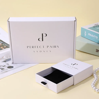 Série de boîtes à tiroirs blanches A1 avec inserts noirs, emballage extérieur pour envoi postal, personnalisation graphique, ouverture frontale et présentation, Emballage Bijoux