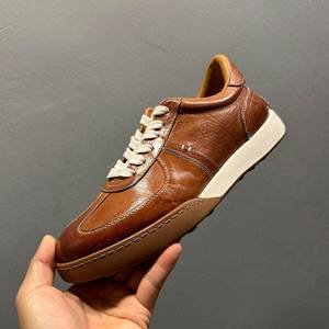 Chaussures de course décontractées en cuir véritable marron pour hommes et femmes, à lacets, confortables et légères, pour le printemps, l'automne et l'hiver - Product Image 1