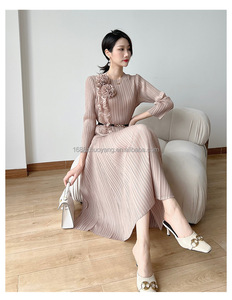 Váy xếp ly dáng A rộng thùng thình thêu nổi ba chiều thiết kế mới thu đông của nhà sản xuất dành cho nữ - Product Image 5