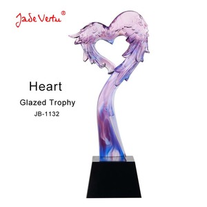 Nuovo Design Trofeo a Forma di Cuore in Cristallo Liuli Personalizzato Incisione a Cuore Premio Ecologico Sabbiato per Souvenir e Beneficenza - Product Image 2