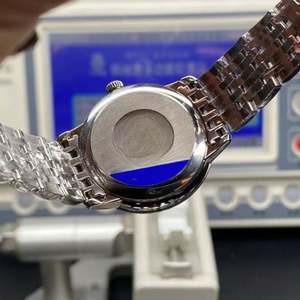 นาฬิกาธุรกิจสุดหรูคุณภาพสูง แบรนด์ชั้นนำ ระบบควอตซ์ พร้อมแสดงวันที่และวันในสัปดาห์ สำหรับผู้ชายและผู้หญิง Omegaes - Product Image 4