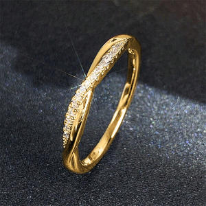 Anello da Donna T0512 in Oro Giallo con Diamante Taglio Brillante Rotondo Colore G Naturale Anello di Fidanzamento Classico - Product Image 1