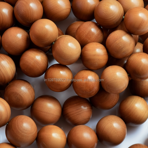 Álbum de Santalum indio, cuentas de madera de sándalo talladas, pulsera de oración budista ecológica o colgante con fragancia amaderada dulce - Product Image 1